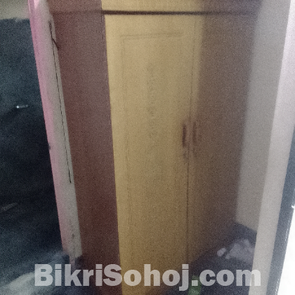 কেবিনেট, ড্রেসিং টেবিল, খাট